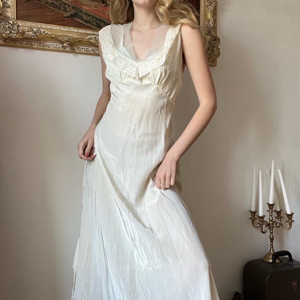 1930s 1940s nightgown slip dress with French lace